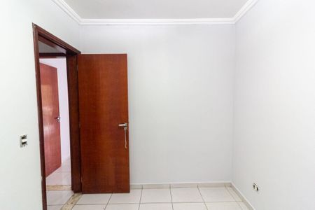 Casa para alugar com 90m², 3 quartos e 2 vagasQuarto 2