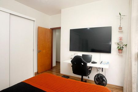 Apartamento à venda com 74m², 2 quartos e 1 vagaQuarto 2