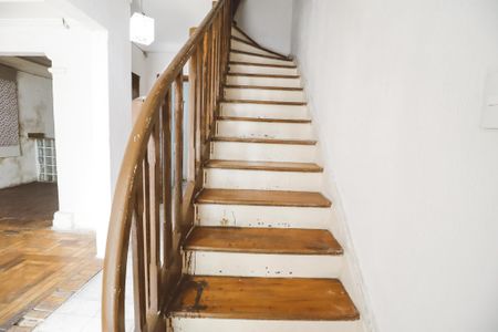 Escada de casa para alugar com 5 quartos, 120m² em Santana, São Paulo
