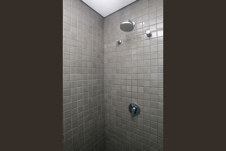 Banheiro de kitnet/studio para alugar com 1 quarto, 30m² em Centro Histórico, Porto Alegre