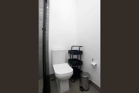 Banheiro de kitnet/studio para alugar com 1 quarto, 30m² em Centro Histórico, Porto Alegre
