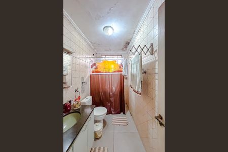 Casa à venda com 170m², 3 quartos e 2 vagasBanheiro