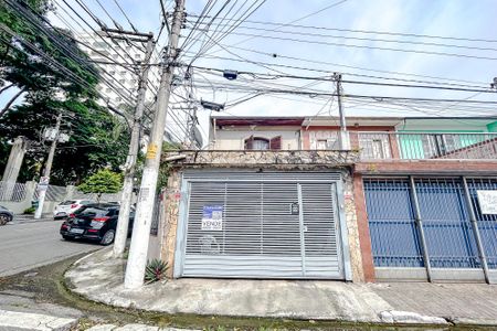 Casa à venda com 170m², 3 quartos e 2 vagasFachada com Plaquinha