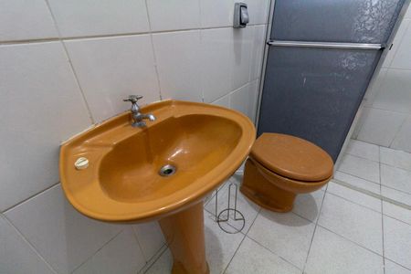Casa para alugar com 70m², 2 quartos e 1 vaga Casa para alugar com 70m², 2 quartos e 1 vagaBanheiro