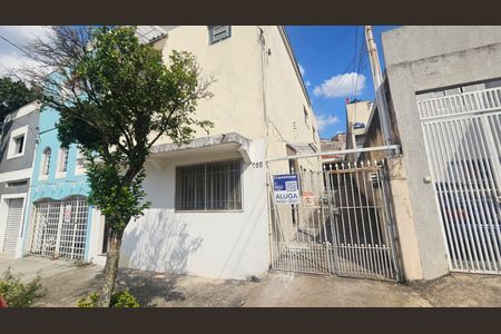 Casa para alugar com 70m², 2 quartos e 1 vaga Casa para alugar com 70m², 2 quartos e 1 vagaFachada