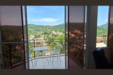 Casa de condomínio à venda com 470m², 4 quartos e 2 vagasÁrea externa