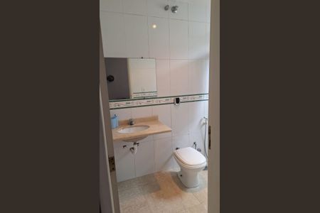 Casa de condomínio à venda com 470m², 4 quartos e 2 vagasBanheiro 