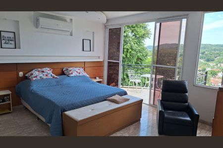 Casa de condomínio à venda com 470m², 4 quartos e 2 vagasQuarto 