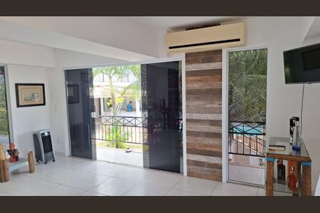 Casa de condomínio à venda com 470m², 4 quartos e 2 vagasÁrea externa