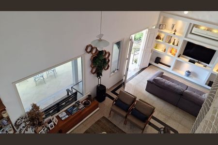 Casa de condomínio à venda com 470m², 4 quartos e 2 vagasSala