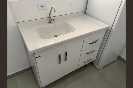 Pia de kitnet/studio para alugar com 1 quarto, 10m² em Rio Pequeno, São Paulo