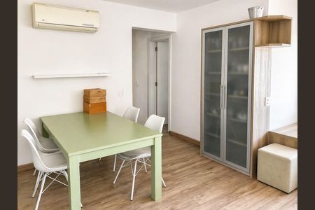 Apartamento para alugar com 130m², 3 quartos e 1 vagaSala