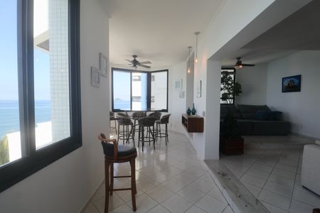 Sala de apartamento para alugar com 4 quartos, 230m² em Morro do Maluf, Guarujá