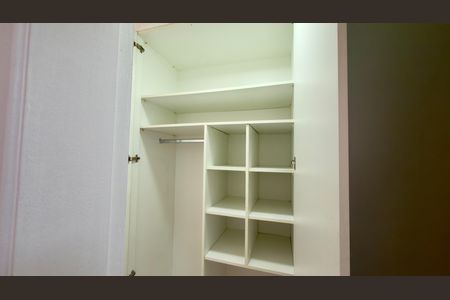 Apartamento à venda com 56m², 2 quartos e 2 vagas Apartamento à venda com 56m², 2 quartos e 2 vagasCloset Suíte