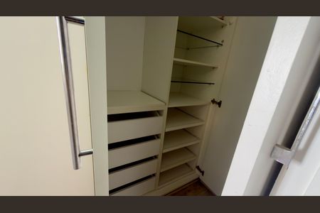 Apartamento à venda com 56m², 2 quartos e 2 vagas Apartamento à venda com 56m², 2 quartos e 2 vagasCloset Suíte