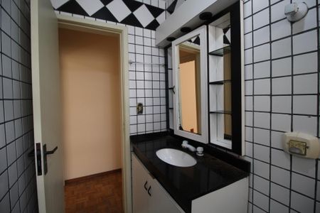 Apartamento à venda com 80m², 2 quartos e sem vagaBanheiro