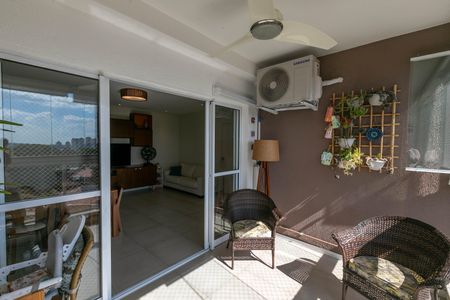 Apartamento para alugar com 90m², 3 quartos e 2 vagasVARANDA