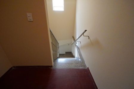 Casa para alugar com 149m², 4 quartos e 2 vagasEscada