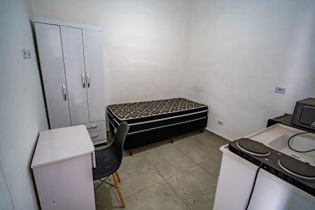 Quarto/Sala de kitnet/studio para alugar com 1 quarto, 10m² em Rio Pequeno, São Paulo