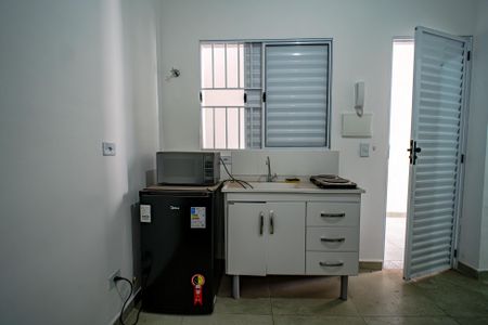 Cozinha de kitnet/studio para alugar com 1 quarto, 10m² em Rio Pequeno, São Paulo