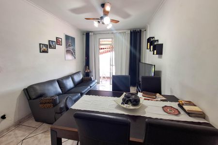 Apartamento para alugar com 70m², 2 quartos e 1 vagaSala
