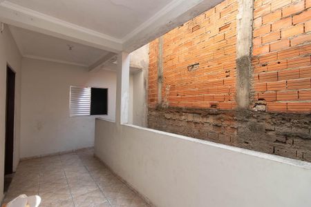 Casa para alugar com 80m², 2 quartos e 1 vagaEntrada