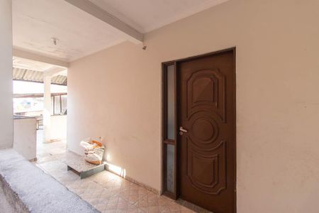 Casa para alugar com 80m², 2 quartos e 1 vagaEntrada