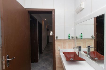 Casa para alugar com 80m², 2 quartos e 1 vagaBanheiro 