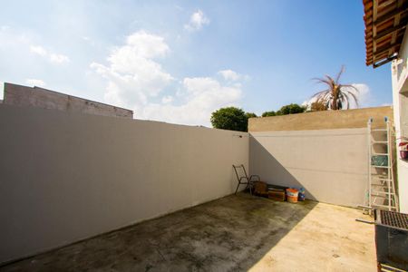 Casa à venda com 114m², 2 quartos e 2 vagas Casa à venda com 114m², 2 quartos e 2 vagasQuintal