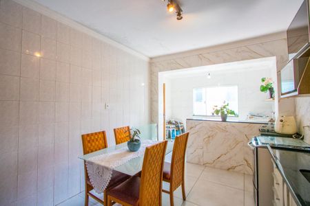 Casa à venda com 114m², 2 quartos e 2 vagas Casa à venda com 114m², 2 quartos e 2 vagasCozinha