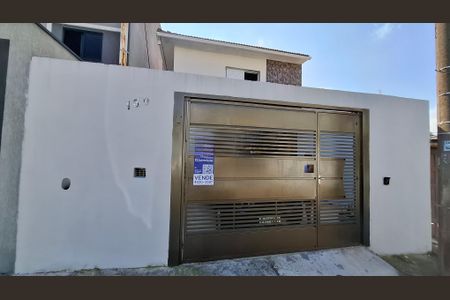 Casa à venda com 114m², 2 quartos e 2 vagas Casa à venda com 114m², 2 quartos e 2 vagasFachada