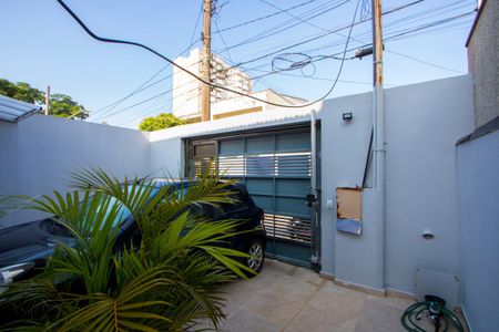 Casa à venda com 114m², 2 quartos e 2 vagas Casa à venda com 114m², 2 quartos e 2 vagasGaragem