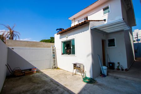 Casa à venda com 114m², 2 quartos e 2 vagas Casa à venda com 114m², 2 quartos e 2 vagasQuintal