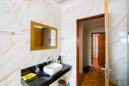 Casa à venda com 114m², 2 quartos e 2 vagas Casa à venda com 114m², 2 quartos e 2 vagasBanheiro