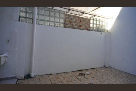 Vista para pátio  de apartamento à venda com 1 quarto, 46m² em Bom Jesus, Porto Alegre