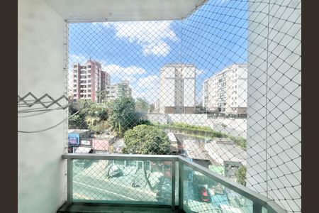 Apartamento para alugar com 56m², 2 quartos e 2 vagasQuarto 1 Varanda