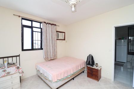 Quarto 1 de casa para alugar com 3 quartos, 110m² em Jardim Carioca, Rio de Janeiro