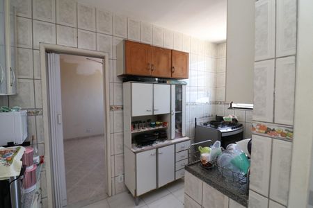 Casa para alugar com 110m², 3 quartos e 2 vagasCozinha