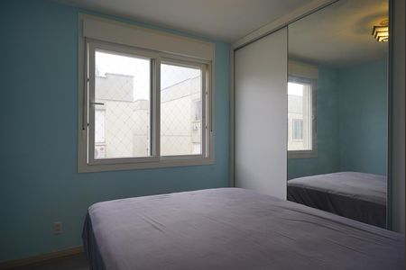 Quarto de apartamento à venda com 1 quarto, 43m² em Jardim do Salso, Porto Alegre