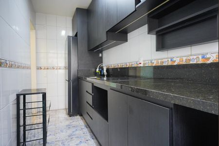 Cozinha de apartamento à venda com 1 quarto, 43m² em Jardim do Salso, Porto Alegre