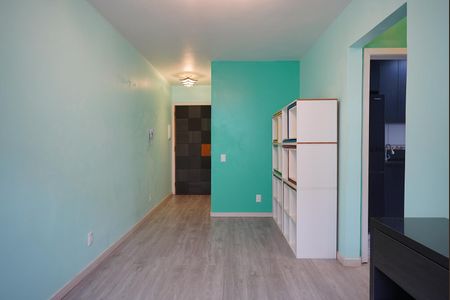 Sala de apartamento à venda com 1 quarto, 43m² em Jardim do Salso, Porto Alegre