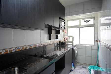 Cozinha de apartamento à venda com 1 quarto, 43m² em Jardim do Salso, Porto Alegre