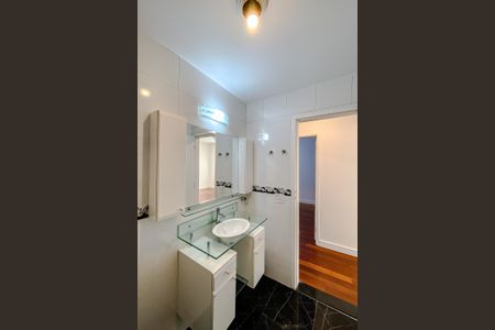 Apartamento para alugar com 68m², 2 quartos e sem vagaBanheiro