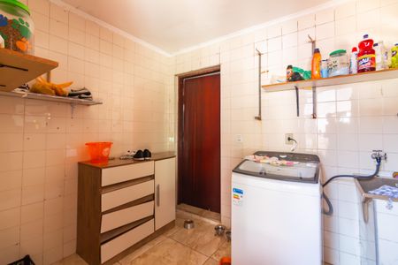 Casa à venda com 300m², 3 quartos e 7 vagasÁrea de Serviço 