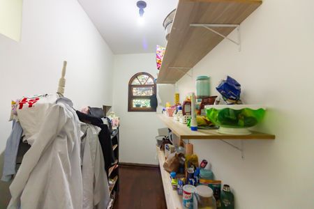 Casa à venda com 300m², 3 quartos e 7 vagasDespensa