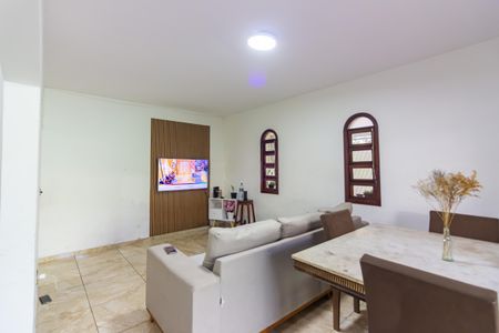 Casa à venda com 300m², 3 quartos e 7 vagasSala 