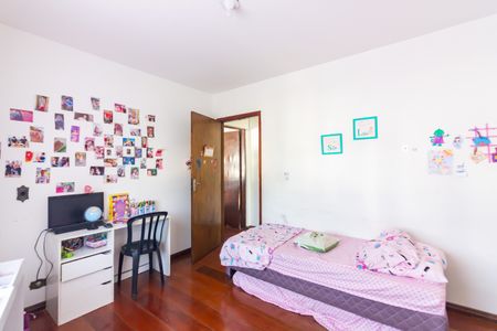 Casa à venda com 300m², 3 quartos e 7 vagasSuíte 2