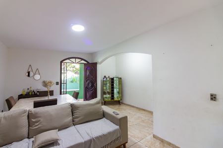 Casa à venda com 300m², 3 quartos e 7 vagasSala 