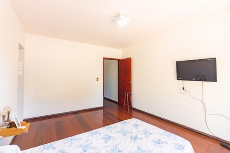 Casa à venda com 300m², 3 quartos e 7 vagasSuíte 1