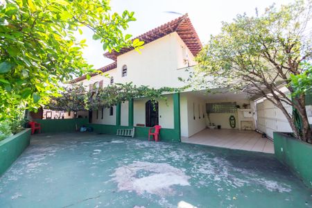 Casa à venda com 300m², 3 quartos e 7 vagasQuintal